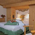 Le A By Neige Et Roc Hotel